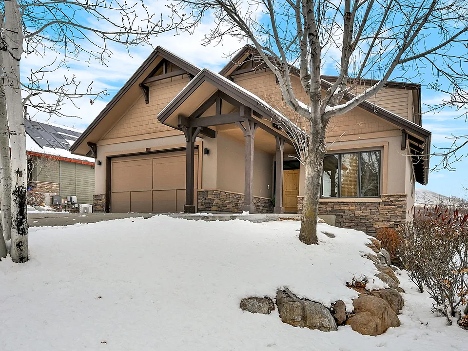 3362 N Canyon Springs Dr