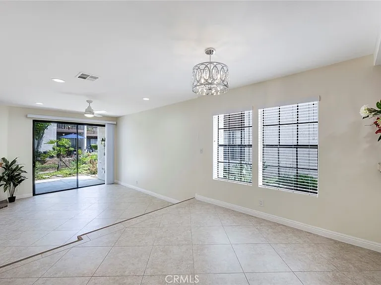 319 Molokai Dr — Photo 12