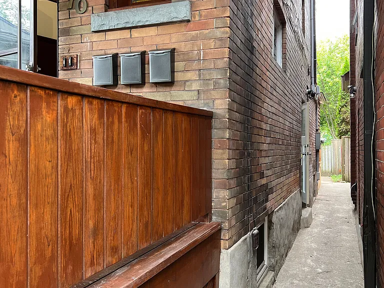 76 Glendale Ave #BASEMENT — Photo 39