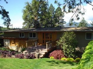 2600 Riverview Dr, Hood River, OR 97031