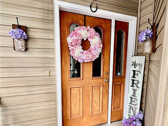 3rd image of 122 Hickory Hill Rd