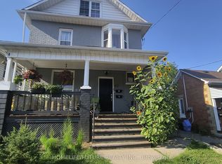 92 Adelaide Ave E #1, Oshawa, ON L1G 1Z1