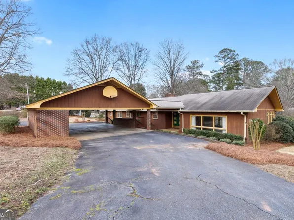 571 Greenvalley Dr, Winder, GA 30680