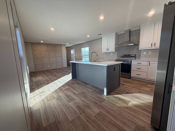 2nd image of 2418 Douglas Rd #20