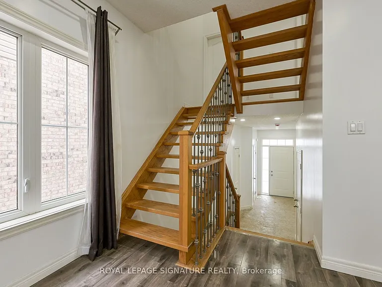 96 Highgate Dr #UPPER LEVEL A — Photo 23