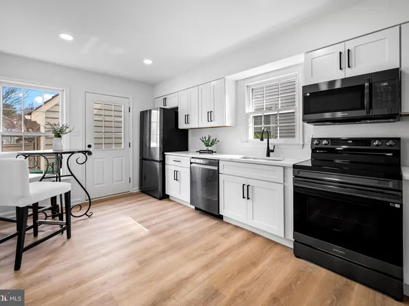 106 Linden Hall Ln, Gaithersburg, MD 20877