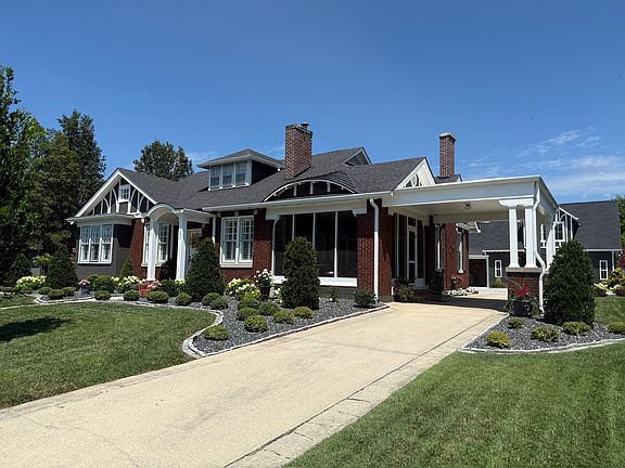4th image of 102 Ross Ave