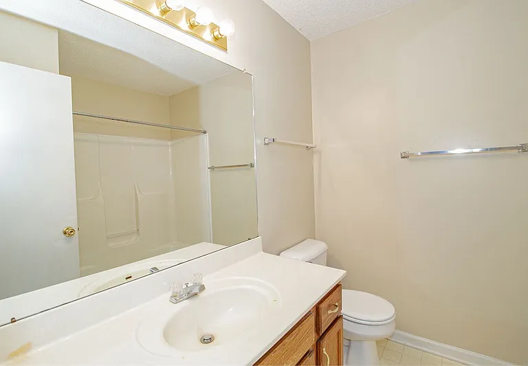 117-4 Hickory Trce — Photo 11