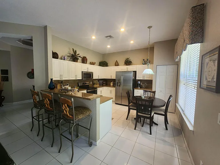 7940 Rockford Rd — Photo 11
