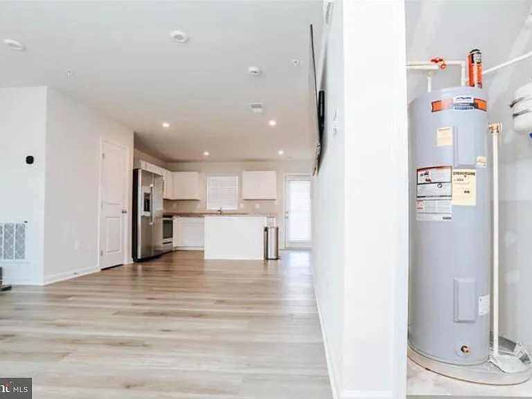118 Charlotte St — Photo 5