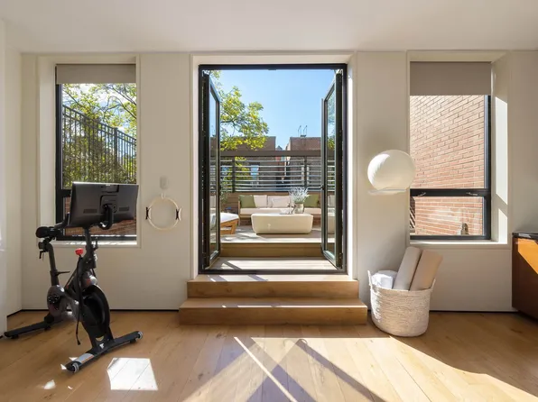 80 Washington Place image 18 of 26