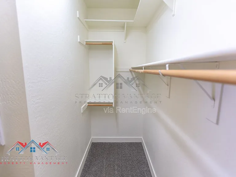 16264 W Canterbury Dr — Photo 43