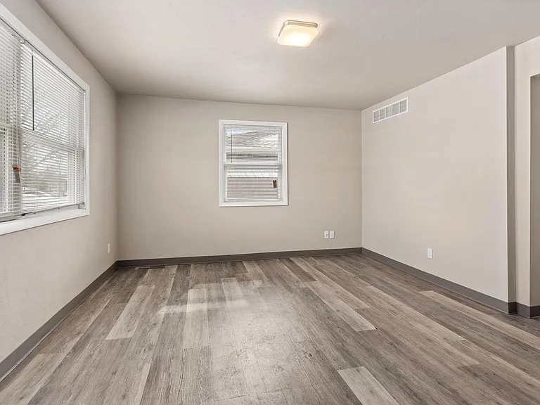 2629 N Helen St — Photo 7