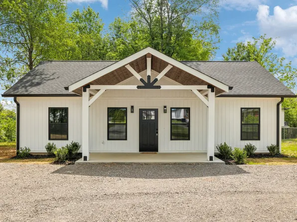 828 S Mountain St, Smithville, TN 37166