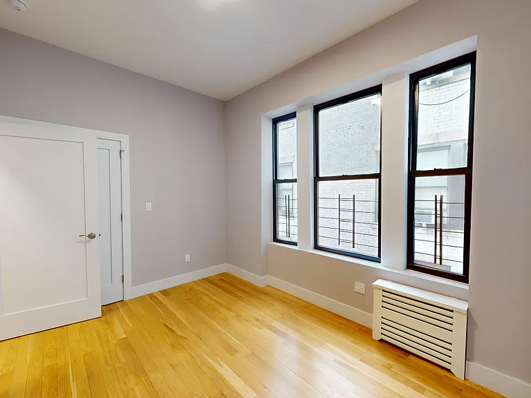 1061 Saint Nicholas Ave #4 — Photo 11