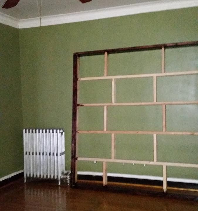 1st image of 3554 N Hamlin Ave #3