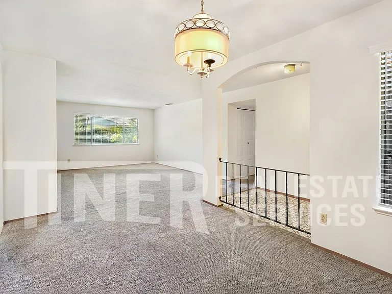 3000 Nikol St — Photo 4