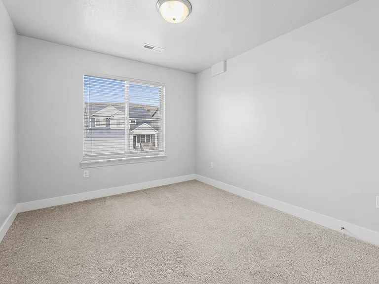 1583 W Quailhill Rd — Photo 31