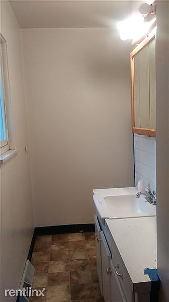2 piece ensuite bath