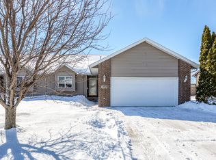 1042 Colby Rd, Waterloo, IA 50701