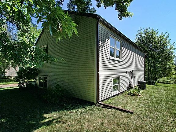 3rd image of 180 Heritage Dr