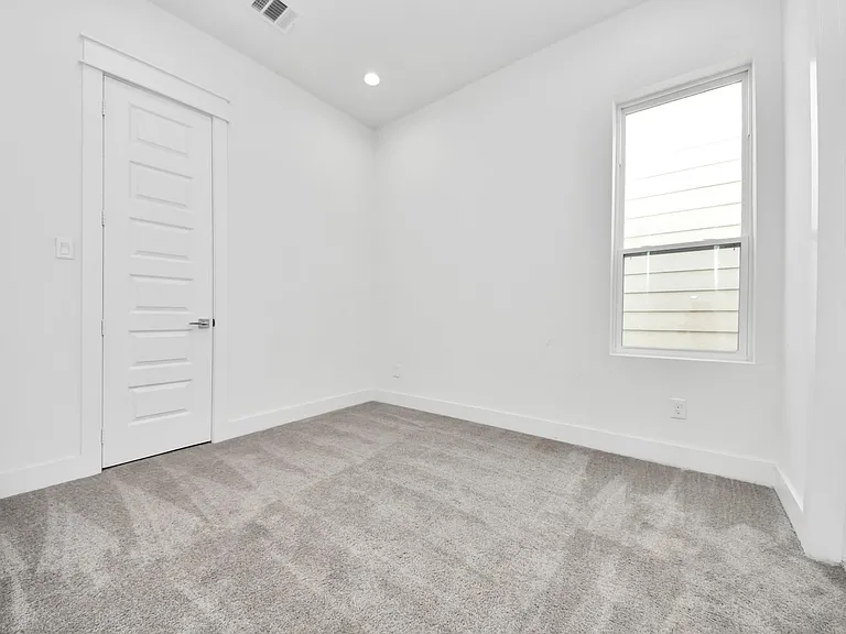 5402 Margarita St — Photo 24
