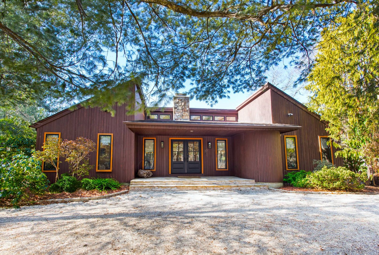  The Ultimate Summer Retreat!