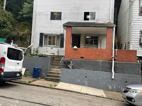 1029 Hall St, Pittsburgh, PA 15212