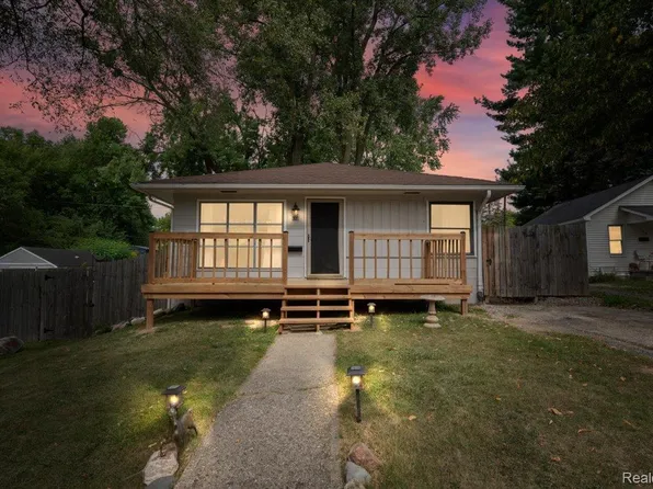 112 W Strathmore Ave, Pontiac, MI 48340