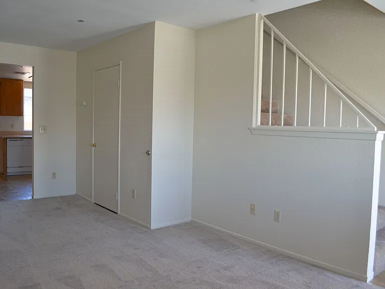 17132 Donert St — Photo 7