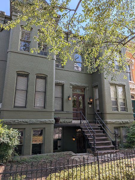 1st image of 635 G St SE APT B