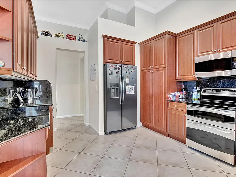 4070 Sanderling Ln — Photo 5