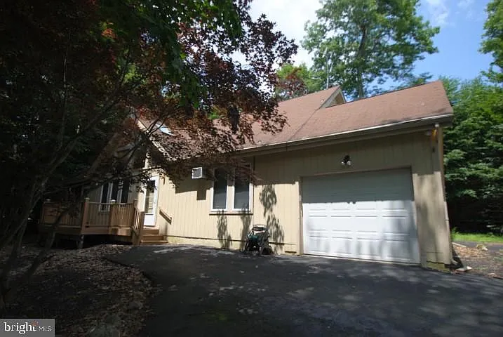 103 Violet Pl photo 1