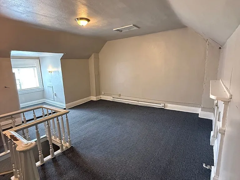 101 W Walnut St — Photo 6