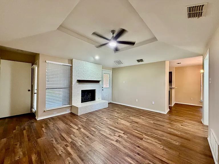 3205 Bryan St — Photo 5