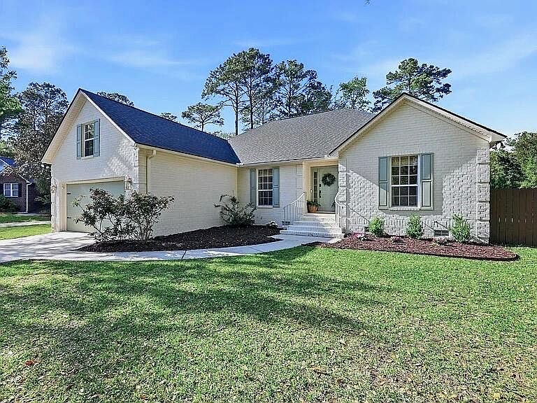 1st image of 306 Hook Ln