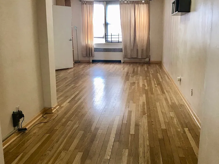 2160 Center Ave #3J — Photo 2