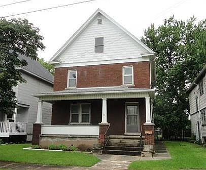 2nd image of 820 20th St #1