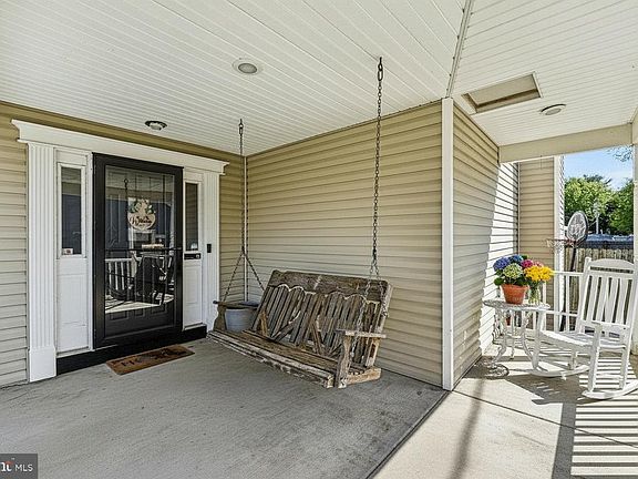 5th image of 7333 Greenbank Rd