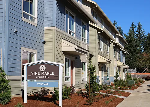 Vine Maple Apartments Photo 1