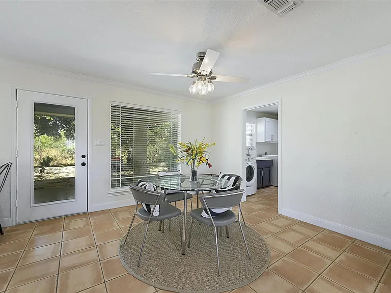 410 Hi Cir W — Photo 5
