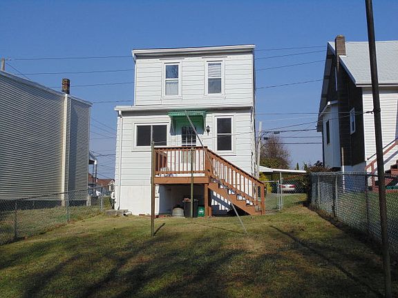 2nd image of 129 W Laurel St
