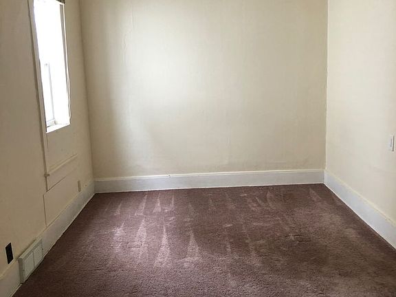 4th image of 144 E Lincoln Ave