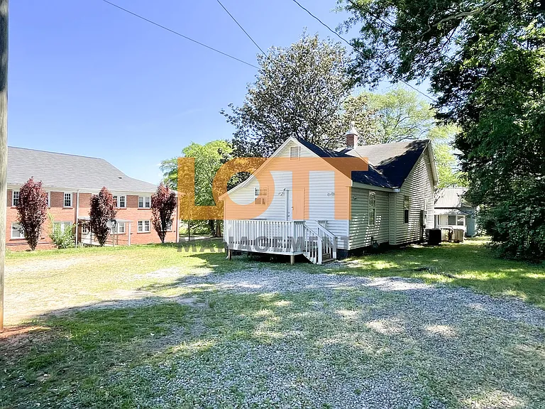 4 Pelzer St — Photo 23