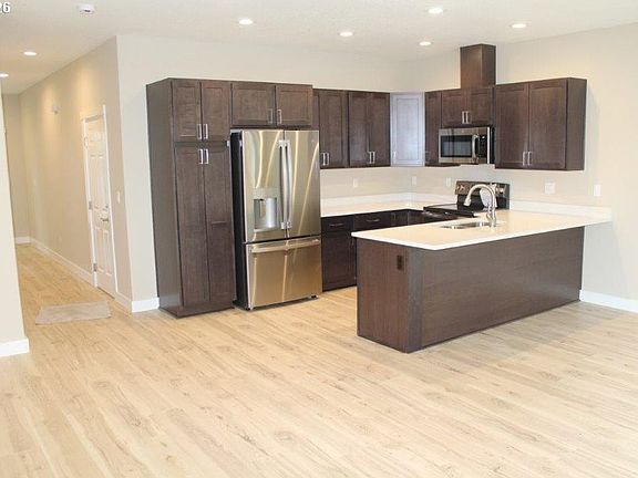 4th image of 204 N 15th St