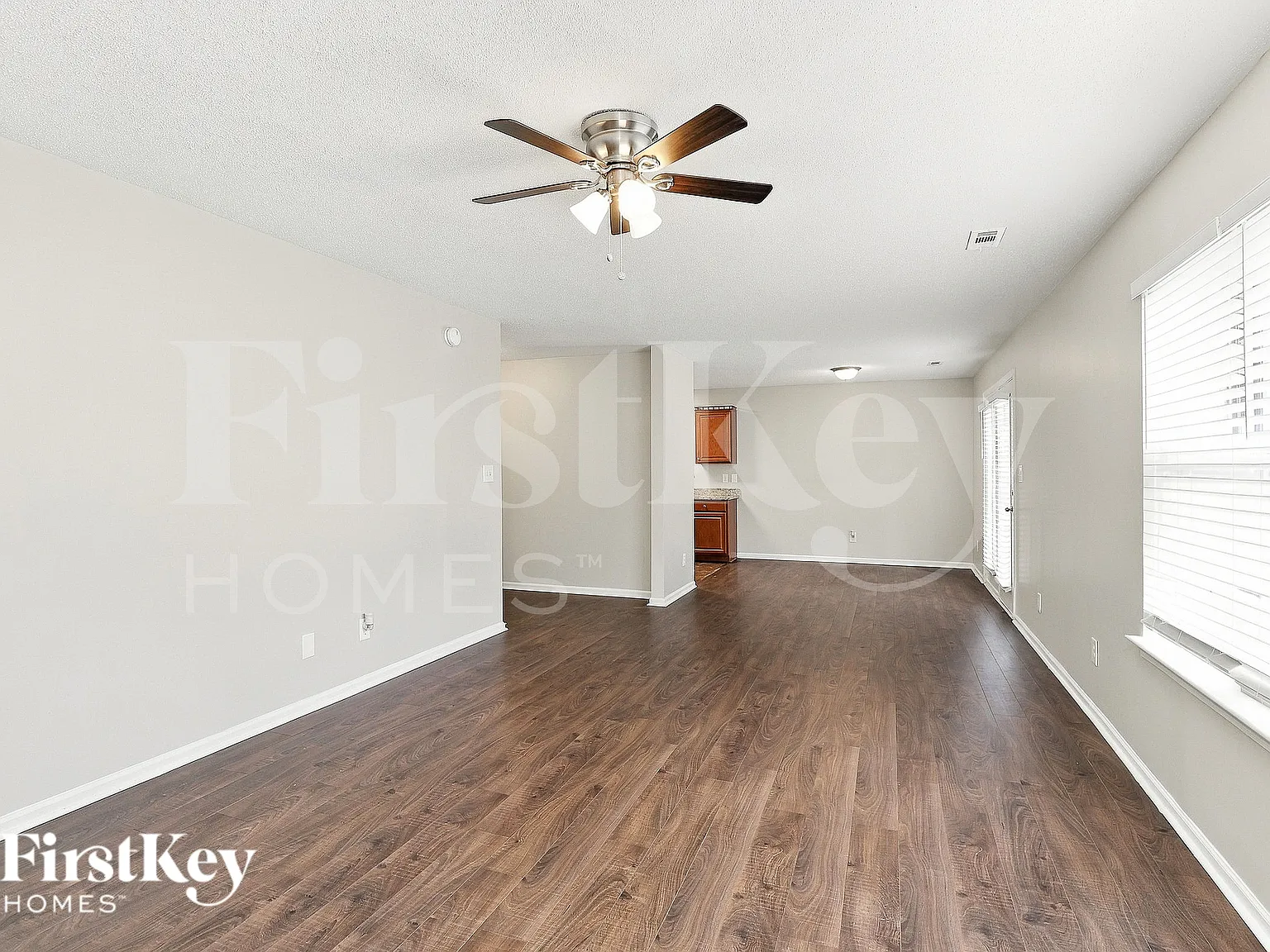 3 bed, 2.0 bath, 1694 sqft, $1,740 — Photo 3