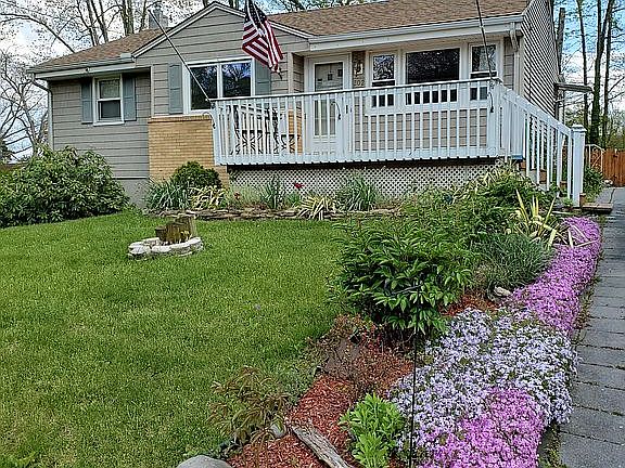 3rd image of 202 Lakewood Rd