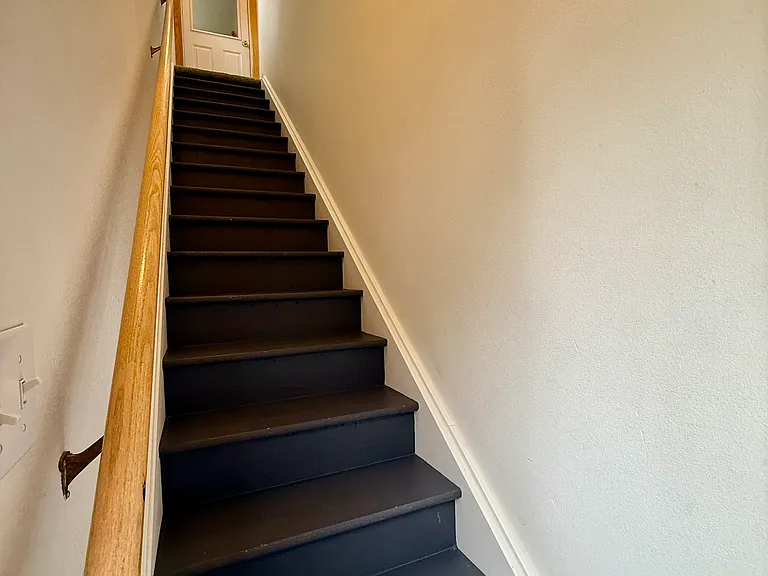 Stairway to unit