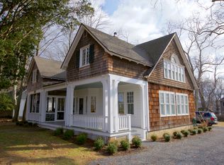 26 Winthrop Rd, Shelter Island, NY 11964