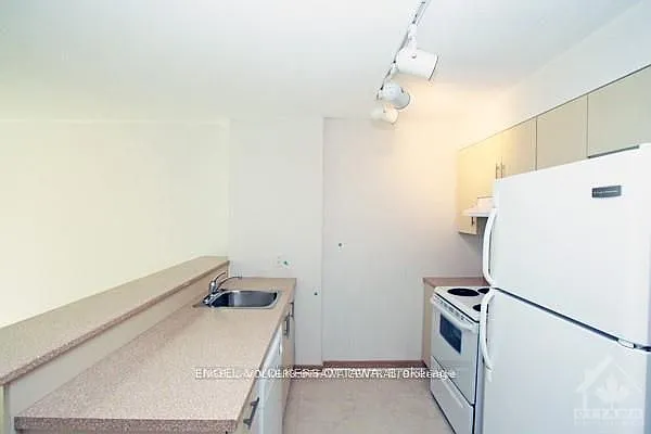 138 Somerset St W #1005 — Photo 15
